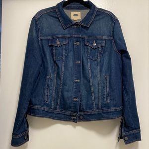 Stretch dark denim jacket, hits top of hip in length. Good condition.